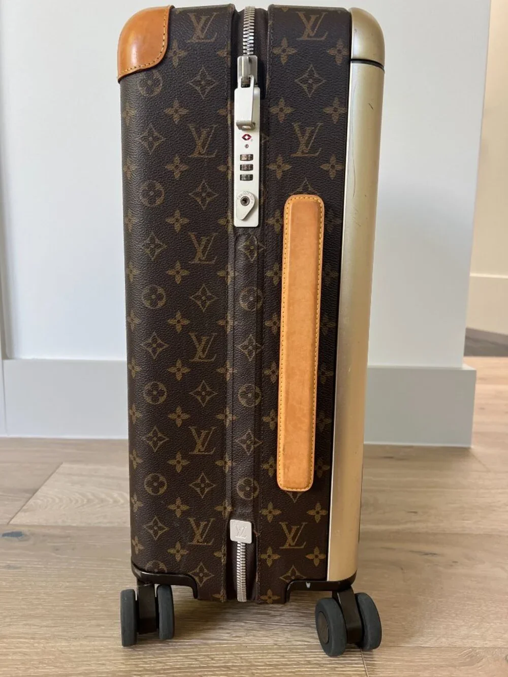 Louis Vuitton Horizon 55